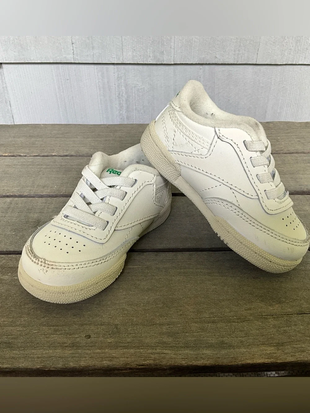 Reebok Baby Club C White Low-Top Leather Sneakers with Green Logo Sz 4
